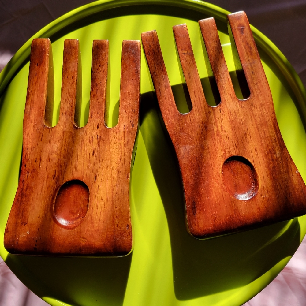Wood Salad Serving Forks (Teak?) ~ Tropical Tiki Vibe ~ Entertaining ~ Nice!